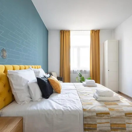 Luxe Living Castle View شقة *