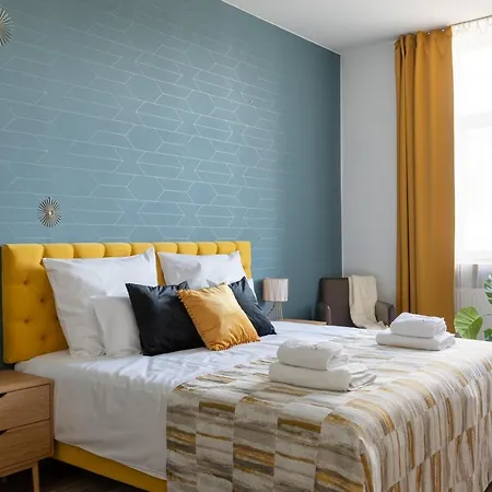 Luxe Living Castle View